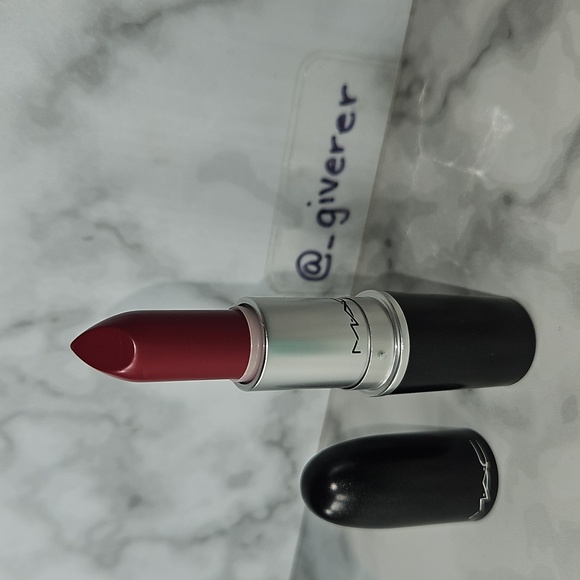 D IS FOR DANGER NWOB Matte Lipstick MAC - Picture 3 of 15